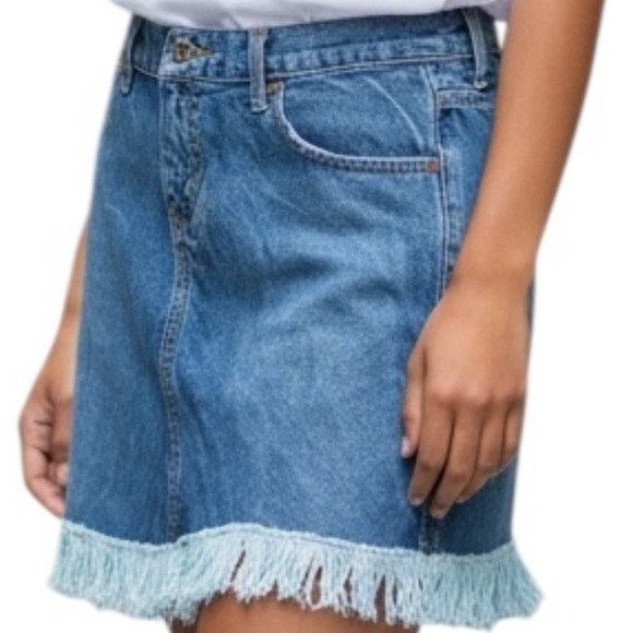 Guess Denim mini skirt with added western fringe, cowboy, stampede, sz 29 - Picture 8 of 10